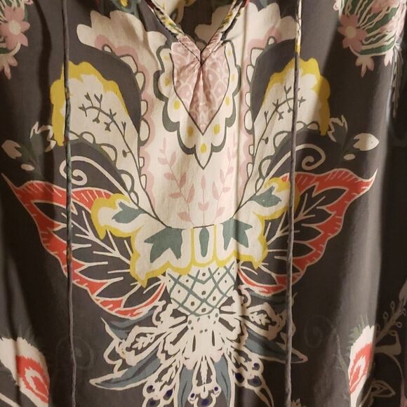 𝅺CROSBY Floral Tank  - Picture 3 of 3